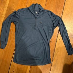 Patagonia lightweight half zip base layer